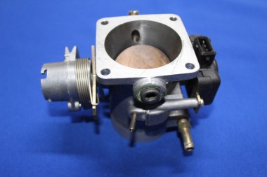 Throttle Body with Switch Manta B 2,0E