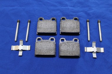 Brake Shoe Set Kadett B OHV with Mounting Kit