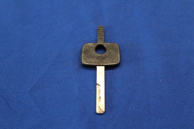 Key Blank Rekord E, Commodore C, Y1-1000