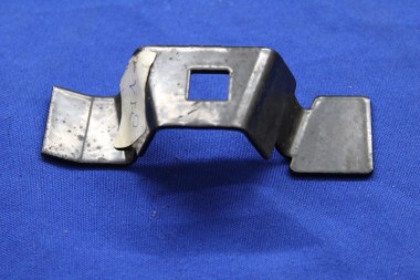 Stossstangenhalter Ascona B vorn links, Plastikstossstange