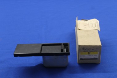 Aschenbecher Ascona / Manta A, in Mittelkonsole bis FGST-Nr