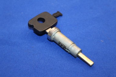 Schliesszylinder Kofferdeckel Ascona / Manta B, Schliessung J 501 - 1500