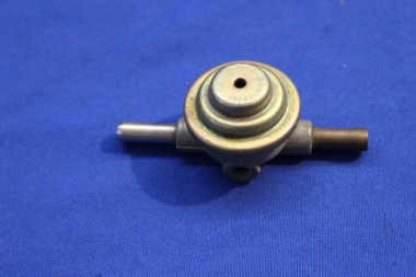 Fuel Pipe Valve from pump to carburator Senator / Monza A