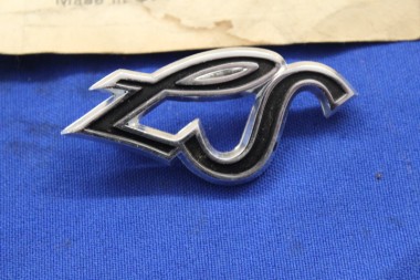 Preview: Schriftzug ´LS" am Kotflügel Kadett B LS + Coupé F (auch für Kofferdeckel