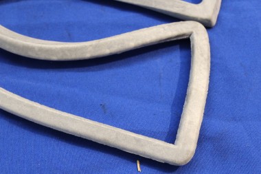 Preview: Dichtung Rückleuchte Commodore C / Rekord E1 Limousine,  links