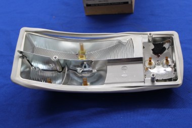 Preview: Rücklichtgehäuse Commodore A / Rekord C Limousine / Coupé links