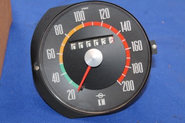 Preview: Tachometer Rekord C 200km/h, W=649, VDO