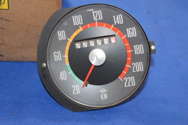 Preview: Tachometer Commodore A 220km/h, W=710, VDO