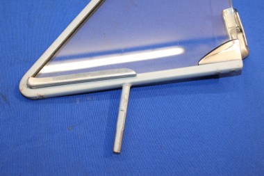 Preview: Drehfenster inkl. Rahmen vorn links Rekord C, ab FGST-Nr