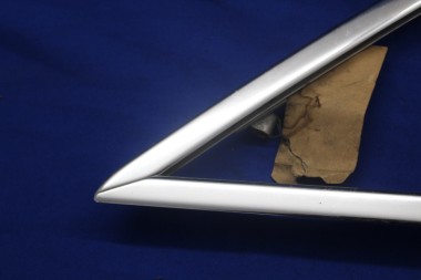 Preview: Chrom-Rahmen Ausstellfenster rechts Olympia Rekord P2 Coupé