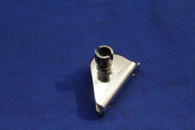 Preview: Bock für Achse Drehfensterverschluss links Rekord A/B, Kadett A/B