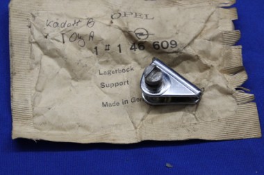 Preview: Bock für Achse Drehfensterverschluss rechts Kadett B ab FGST-Nr