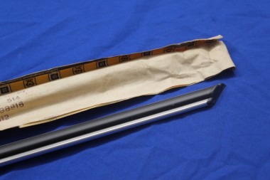 Preview: Schutzzierleiste Seitenwand hinten oben rechts Ascona B ab FGST-Nr