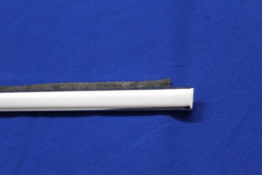 Preview: Chromleiste Türschacht Commodore A / Rekord C, vorn links 4-türig