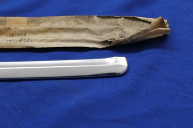 Preview: Chromleiste Türfensterrahmen vorn oben rechts Rekord D 2-trg Limo Luxus