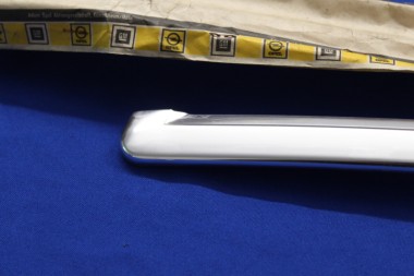 Preview: Chromleiste Türfensterrahmen hinten rechts Rekord E, Commodore C Limousine