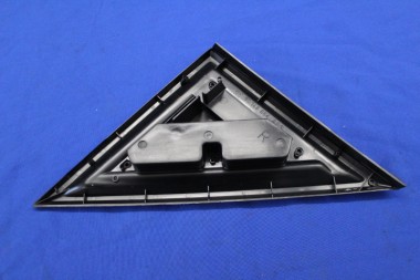 Preview: Blende Dreiecksfenster hinten rechts Rekord E2 4-trg Limousine