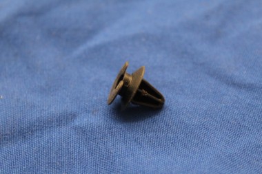 Clips für Innenraumverkleidungen in schwarz