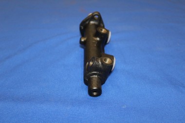 Master Brake Cylinder Commodore B (disc)