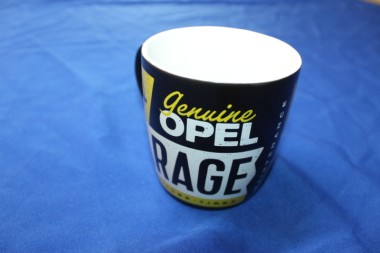 ALTOPELHILFE -  Tasse " Opel Garage "