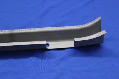 Preview: Längstraeger unter Beifahrersitz rechts Ascona / Manta B