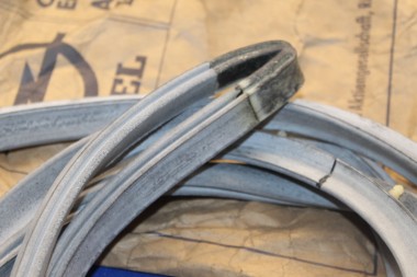 Preview: Türdichtung vorn rechts Limousine 4-trg Rekord C, Commodore A