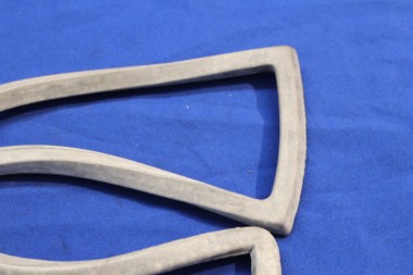 Preview: Dichtung Rückleuchte Commodore C / Rekord E1 Limousine,  links