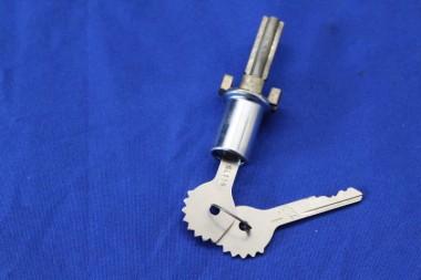 Preview: Schliesszylinder Vordertür Kapitän P 1958-63, Kennung 105