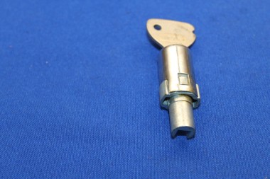 Preview: Schliesszylinder Heckklappe Rekord C Caravan + Kadett A Caravan