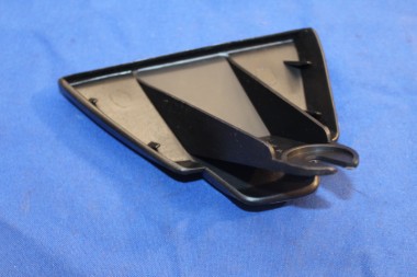 Preview: Kappe Stossleiste vorne rechts Rekord E / Commodore C, ab FGST-Nr