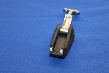 Preview: Ausstellfenster - Ziehverschluss Rekord C / Commodore A. 1.Serie