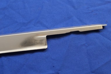 Preview: Chromleiste unter Seitenwandfenster Rekord D Caravan links 3-türig