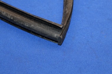 Preview: Gummidichtung festes Fenter hinten links Ascona B 4-trg