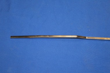 Preview: Chromleiste Rückwand unten Commodore C / Rekord E Limousine