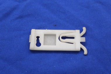 Preview: Halteklammer Tür- und Seitenwandleisten Commodore B, Rekord D , BREIT