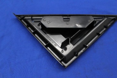 Preview: Blende Dreiecksfenster hinten rechts Rekord E2 4-trg Limousine