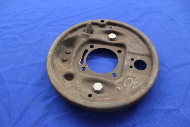 Preview: Brake anchor plate right Rekord E, Commodore C with round eccentric