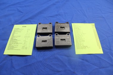 Preview: Bremskloetze vorne 238mm Scheibe, altes Repro mit Verschleissrille