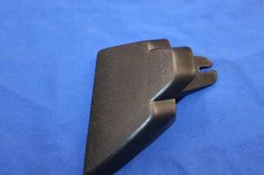 Preview: Kappe für Stossleiste vorn links Rekord E, ab FGST-Nr