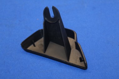 Preview: Kappe für Stossleiste vorn rechts Commodore C, ab FGST-Nr