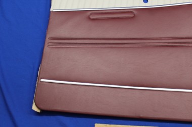 Preview: Türverkleidung Olympia Rekord P2, vorn links, ROT