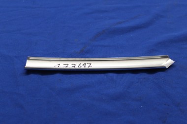 Preview: Chromleiste Türfensterrahmen hinten rechts Rekord E 4-trg Limousine