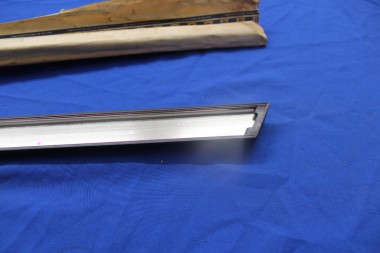 Preview: Schutzzierleiste Tür hinten rechts Rekord E, Commodore C