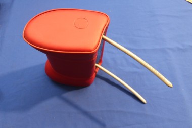 Preview: Kopfstütze vorn Kunstleder rot, Commodore B, Rekord D