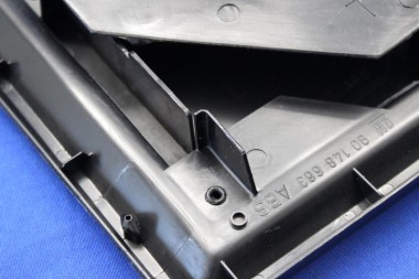 Preview: Blende Dreiecksfenster hinten links Rekord E2 4-trg Limousine