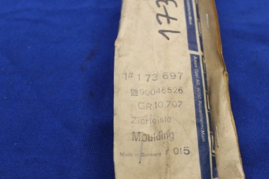 Preview: Chromleiste Türfensterrahmen hinten rechts Rekord E 4-trg Limousine