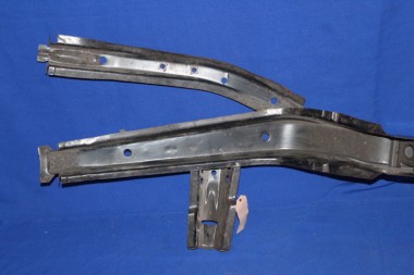 Längsträger Rekord E2 vorn rechts