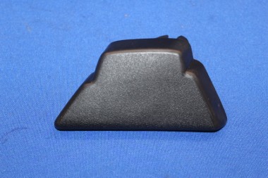 Preview: Kappe für Stossleiste vorn rechts Commodore C, ab FGST-Nr