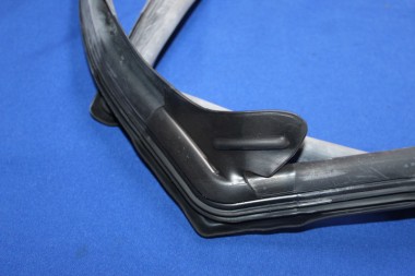 Einbauset Front- und Heckscheibengummi Commodore B Coupé, mit Keder + Werkzeug