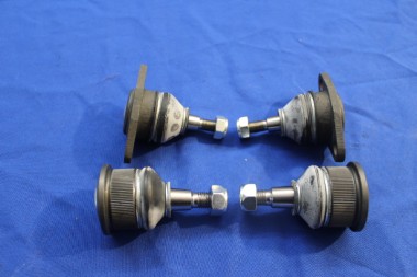 Preview: Führungs-und Traggelenke im 4er Set Kadett C 1,0 + 1,2